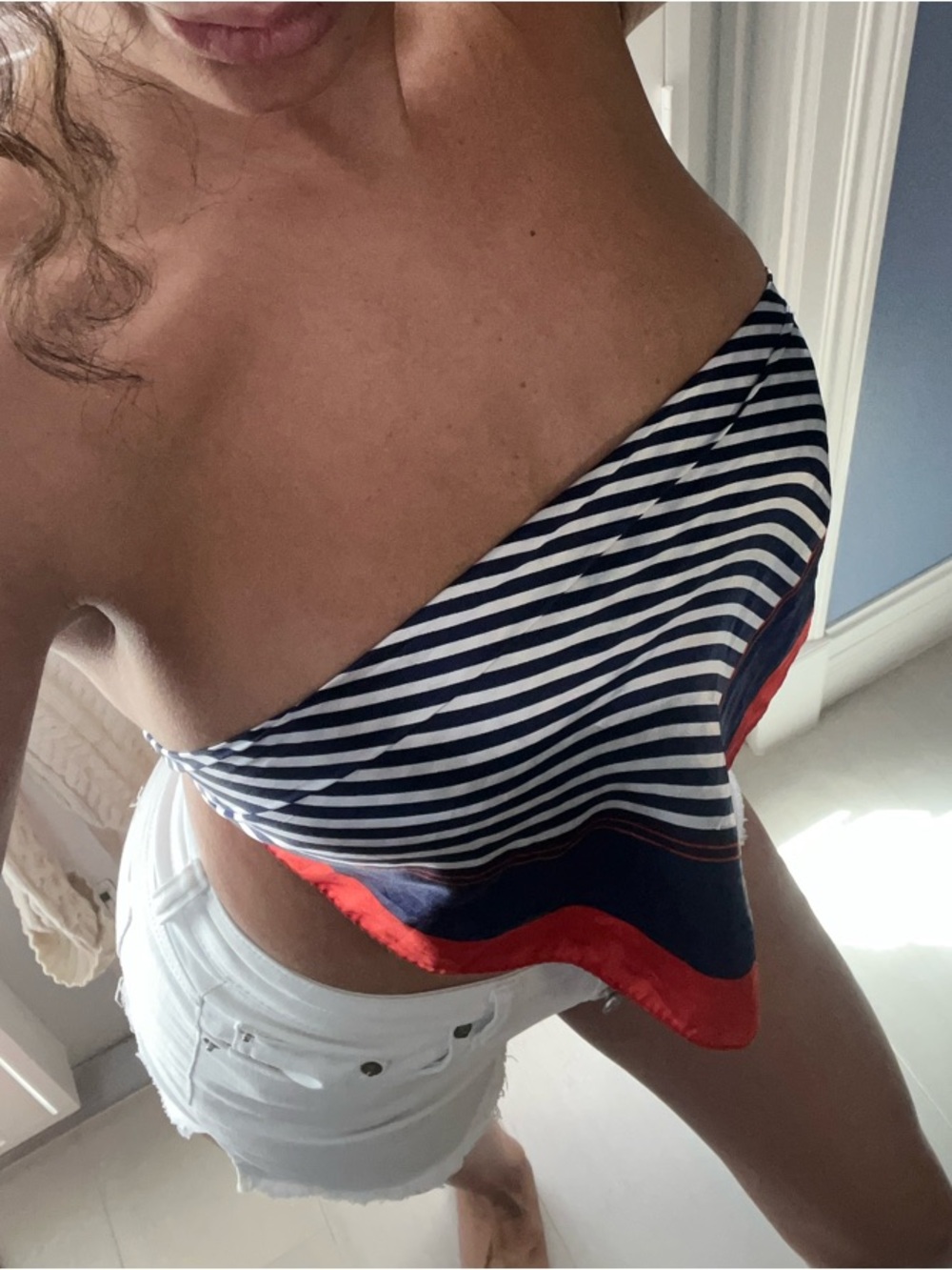 ❤️🤍💙Striped Silk Italian Scarf
Unlimited Uses;perfect for the summer&vacations!
